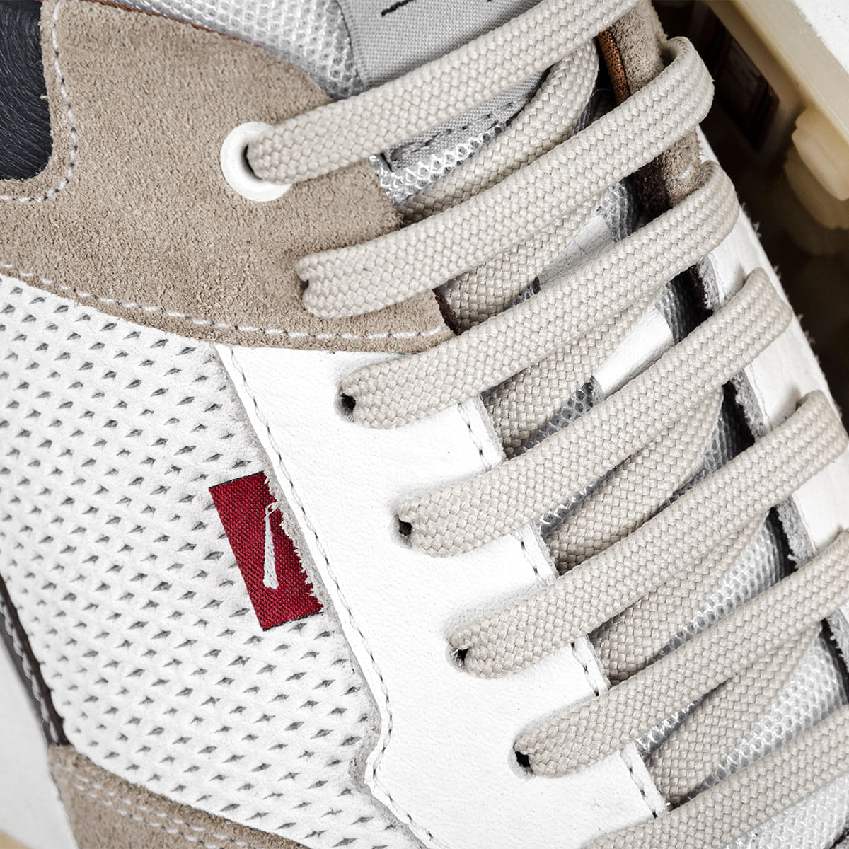 Sneaker Masculino Branco e Areia Racer | Ferracini